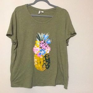 Floral pineapple tee